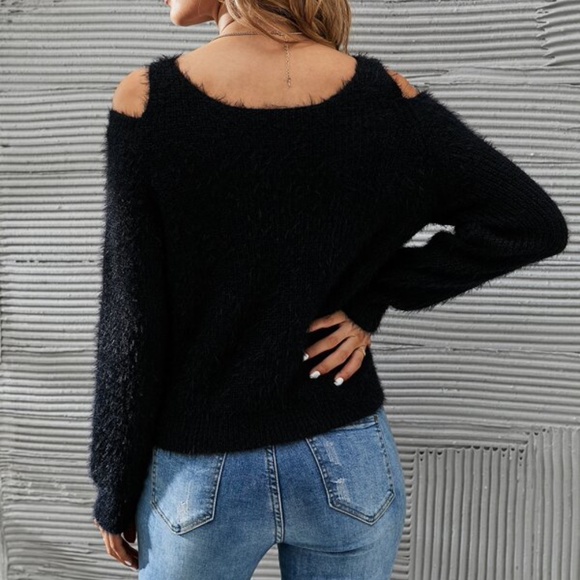 Cozy Fuzzy Cold Shoulder Sweater Top - Picture 4 of 13